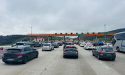 İstanbul-İzmir Otoyolu'nun Bursa kesiminde bayram tatili dönüşü yoğunluk yaşanıyor
