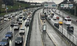 İstanbul'da trafik yoğunluğu yaşanıyor