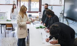 İtalya'da yargı reformuna yönelik referandum sürüyor