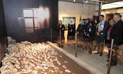 Kalyon Kültür'de Filistin'e destek amacıyla 'Sessiz Ayakkabılar' sergisi açıldı