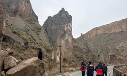 Kayseri'deki Soğanlı Vadisi'nde kaya kopması yaşanan alanda çalışma başlatıldı