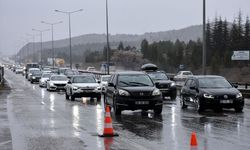 'Kilit kavşak' Kırıkkale'de bayram öncesi trafik yoğunluğu sürüyor