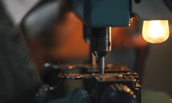 Kilitli kapılara 'kadın eli' değiyor