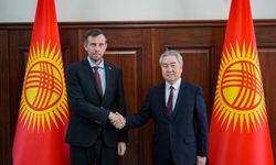 Kırgızistan Dışişleri Bakanı Kulubayev, İngiltere'nin Bişkek Büyükelçisi ile Orta Doğu'yu görüştü