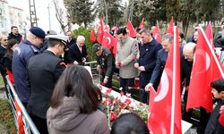 Kırklareli'nde devlet korumasındaki çocuklar şehitliği ziyaret etti