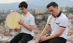 Lise öğrencileri geleneksel Türk müziğinin 'gönüllü kültür elçisi' oldu