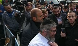 Man who harassed, insulted journalists in London was serving officer, police confirm