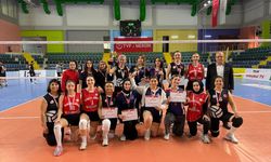 Mersin'de 'Evinin Sultanları Voleybol Turnuvası' tamamlandı