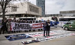 Mescid-i Aksa'nın kapatılması ve İran'a yönelik saldırılar ABD Büyükelçiliği önünde protesto edildi
