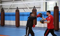 Milli boksörler Tayland'daki Dünya Kupası'nda 5 sıklette madalya almak için çalışıyor