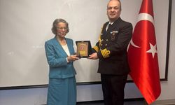 MSB'den NASA'da çalışan Türk asıllı Kumrucu'ya 'anı plaketi'