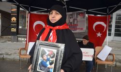 Muş'ta aileler DEM Parti önündeki eylemlerini sürdürdü