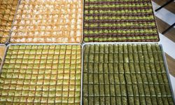 Muş'ta tatlıcılar bayram siparişlerini yetiştirmeye çalışıyor