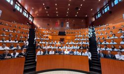 Sağlık Bakanı Memişoğlu Tıp Bayramı'nda hekim adaylarıyla buluştu