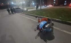 Samsun'da otomobille çarpışan motosikletteki 2 genç yaralandı