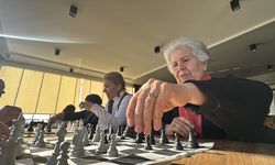 'Saygınlar Kulübü' 65 yaş üstündekilerin buluşma adresi oldu