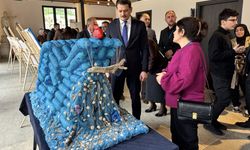 Sinop'ta öğrenciler sahil atıklarından yaptıkları çalışmalarla 'temiz deniz' mesajı verdi