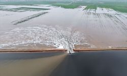 Suriye'de sağanak nedeniyle sulama göleti patladı