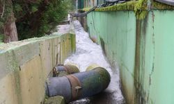 Tam doluluk seviyesine ulaşan Yuvacık Barajı'ndan salınan su Sapanca Gölü'ne aktarılıyor