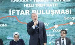 TBMM Milli Savunma Komisyonu Başkanı Akar, Kayseri'de hızlı tren şantiyesinde işçilerle iftar yaptı