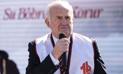 Türk Böbrek Vakfı, pet şişelerden dev böbrek maketiyle farkındalık etkinliği düzenledi