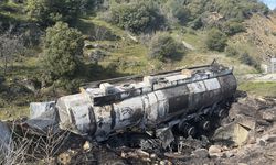 Uşak'ta devrildikten sonra alev alan akaryakıt tankerinin sürücüsü öldü