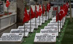 Yalova'da şehitliklerde bakım, onarım ve temizlik çalışması yapıldı