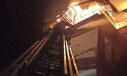 Yozgat'ta 5 katlı apartmanın çatı katında çıkan yangın söndürüldü