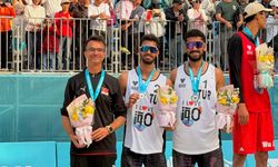 Yusuf Özdemir-Batuhan Kuru ikilisinden Çin'deki plaj voleybolu turnuvasında gümüş madalya