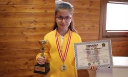 9 yaşındaki Beren Eda uluslararası piyano yarışmasında üçüncüsü oldu