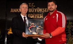 ABB Başkanı Mansur Yavaş, Avrupa'da madalya alan milli sporcuları kabul etti