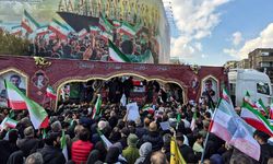 ABD-İsrail saldırısında ölen Devrim Muhafızları Komutanı Tengsiri için Tahran'da cenaze töreni düzenlendi