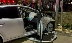 Adana'da iki otomobilin çarpışması sonucu 4 kişi yaralandı