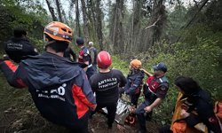 Antalya'da uçuruma düşen kişi yaralandı