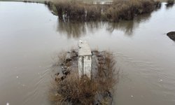Ardahan'da kar ve sağanak nedeniyle Kura Nehri'nin debisi yükseldi