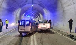 Artvin'de hafif ticari aracın pikapla çarpıştığı kazada 7 kişi yaralandı