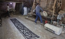 Ata mirası keçecilik baba ile oğlunun emeğiyle geleceğe taşınıyor