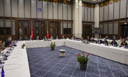 Bakan Şimşek, 'Türkiye Yüzyılı: Yatırım İçin Güçlü Merkez' konulu basın toplantısında sunum yaptı: