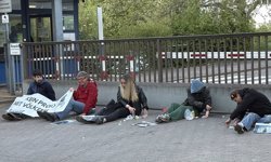 Berlin'de aktivistler İsrail için mühimmat üreten Rheinmetall şirketini protesto etti