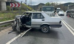 Bilecik'te üç aracın karıştığı trafik kazasında 4 kişi yaralandı