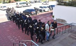 Bodrum'da botun batması sonucu 19 düzensiz göçmenin ölmesiyle ilgili 16 şüpheli adliyede