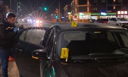 Bursa'da seyir halindeki araca yorgun mermi isabet etti