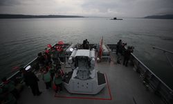 Çanakkale Boğazı'nda 73 yıl önce batan Dumlupınar denizaltısında şehit olan denizciler anıldı