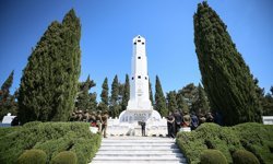 Çanakkale Kara Savaşları'nın 111. yılı dolayısıyla Fransız Askeri Mezarlığı'nda tören düzenlendi