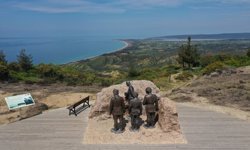 Çanakkale'de harp muhabirleri cephe gerisinde tarihe not düştü