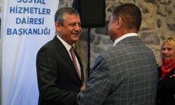 CHP Genel Başkanı Özel, İzmir'de Roman vatandaşlarla buluştu: