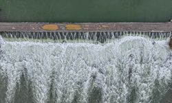 Diyarbakır'da su altında kalan tarım arazileri ve yol dronla görüntülendi