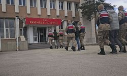 Erzurum'da 54 düzensiz göçmen yakalandı, göçmen kaçakçılığı iddiasıyla 6 zanlı tutuklandı