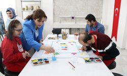 Erzurum'da özel bireyler gökyüzüne bıraktıkları mavi balonlarla otizme dikkati çekti