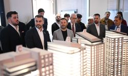 Galatasaray'da Dursun Özbek ve Okan Buruk, A Milli Futbol Takımı'nı kutladı